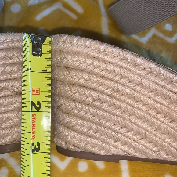 Gentle Souls. Colleen Espadrille wedge shoe. Virtually new condition! Sz 9.5 - Picture 11 of 13